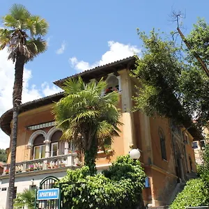 Ines Komel , Abbazia Croazia